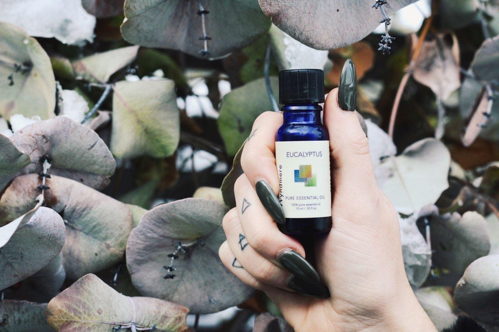 Best Essential Oils for Seasonal Allergies pictured chamomile and lavender.