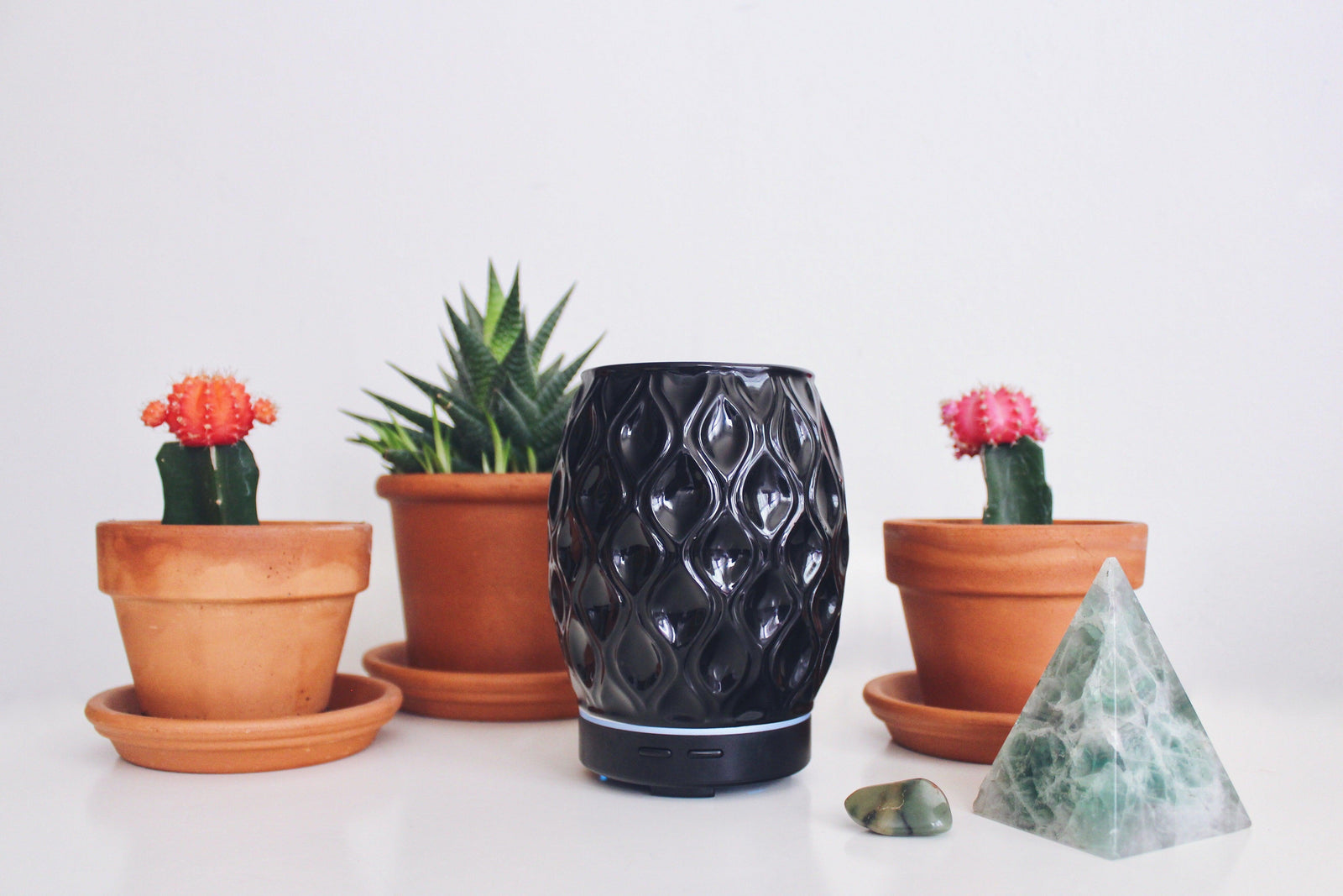 AromaVase Available In Black - Wyndmere Naturals