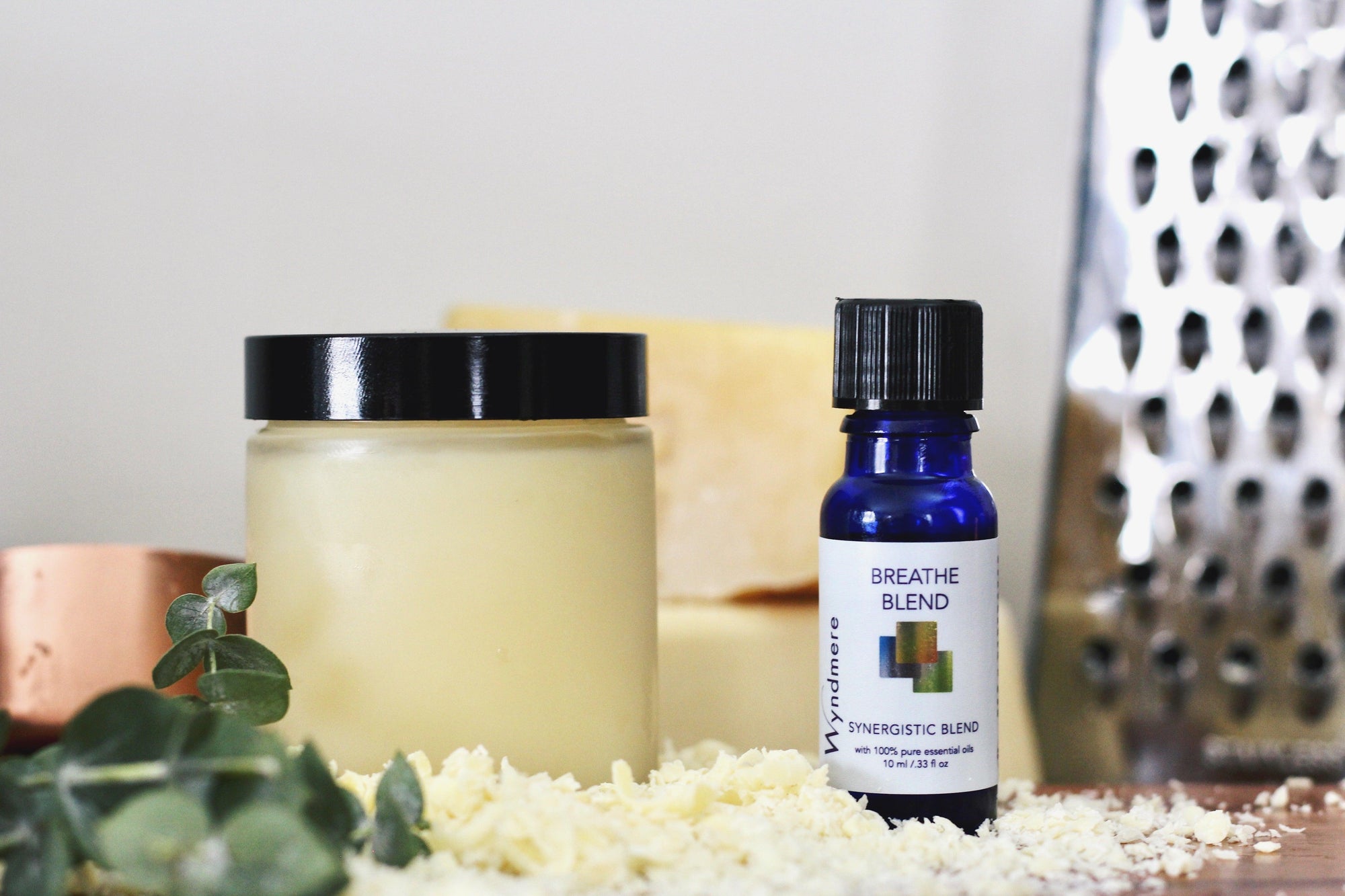 Vapor chest rub using essential oils and beeswax